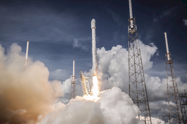 SpaceX Falcon 9 Rakete zur  ORBCOMM OG2 am 14. Juli 2014. (Foto: SpaceX)