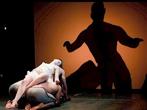 Alle Fotorechte: Pilobolus; Fotograf John Kane und Emmanuel Donny